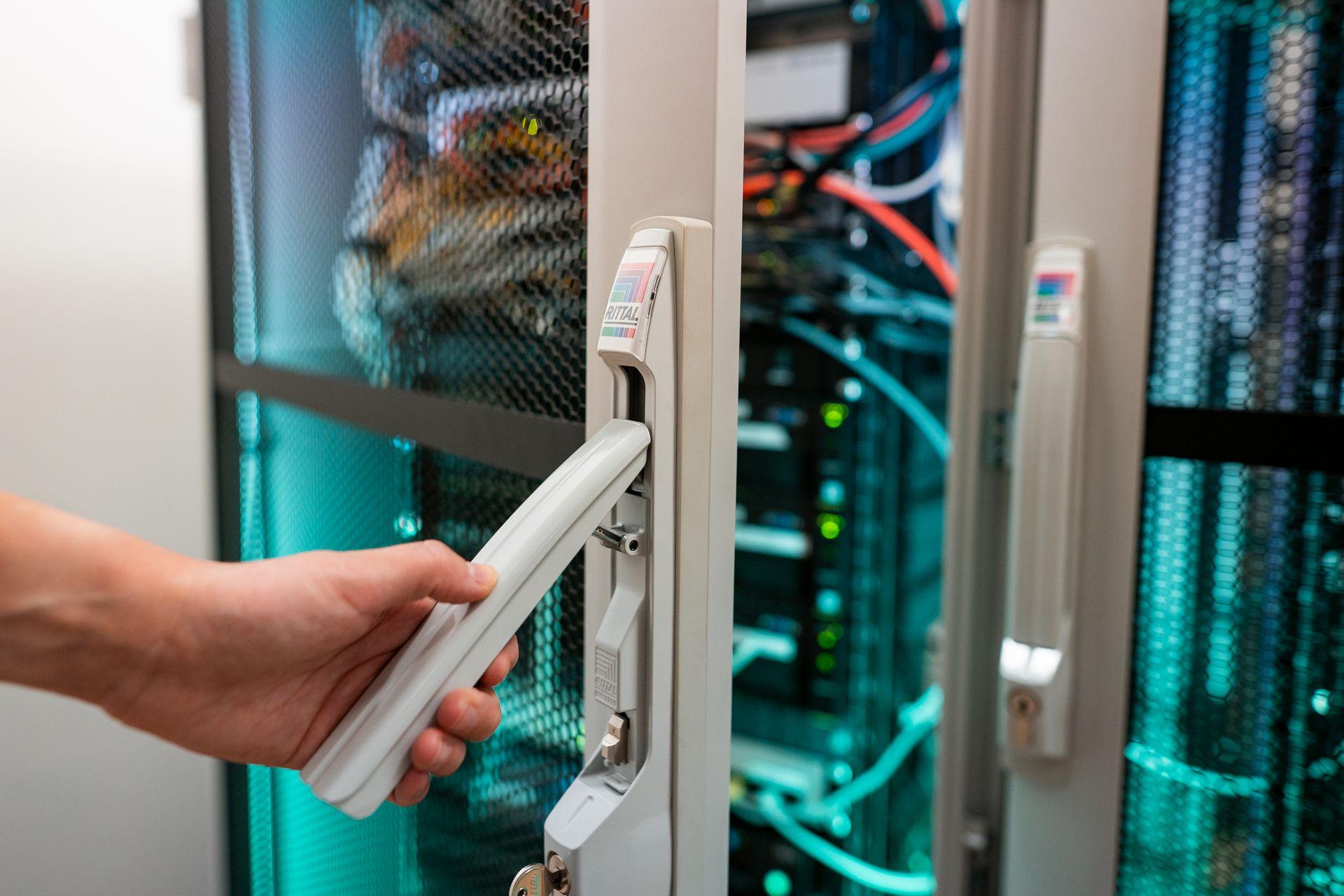 Datové centrum ALTEPRO — serverové racky