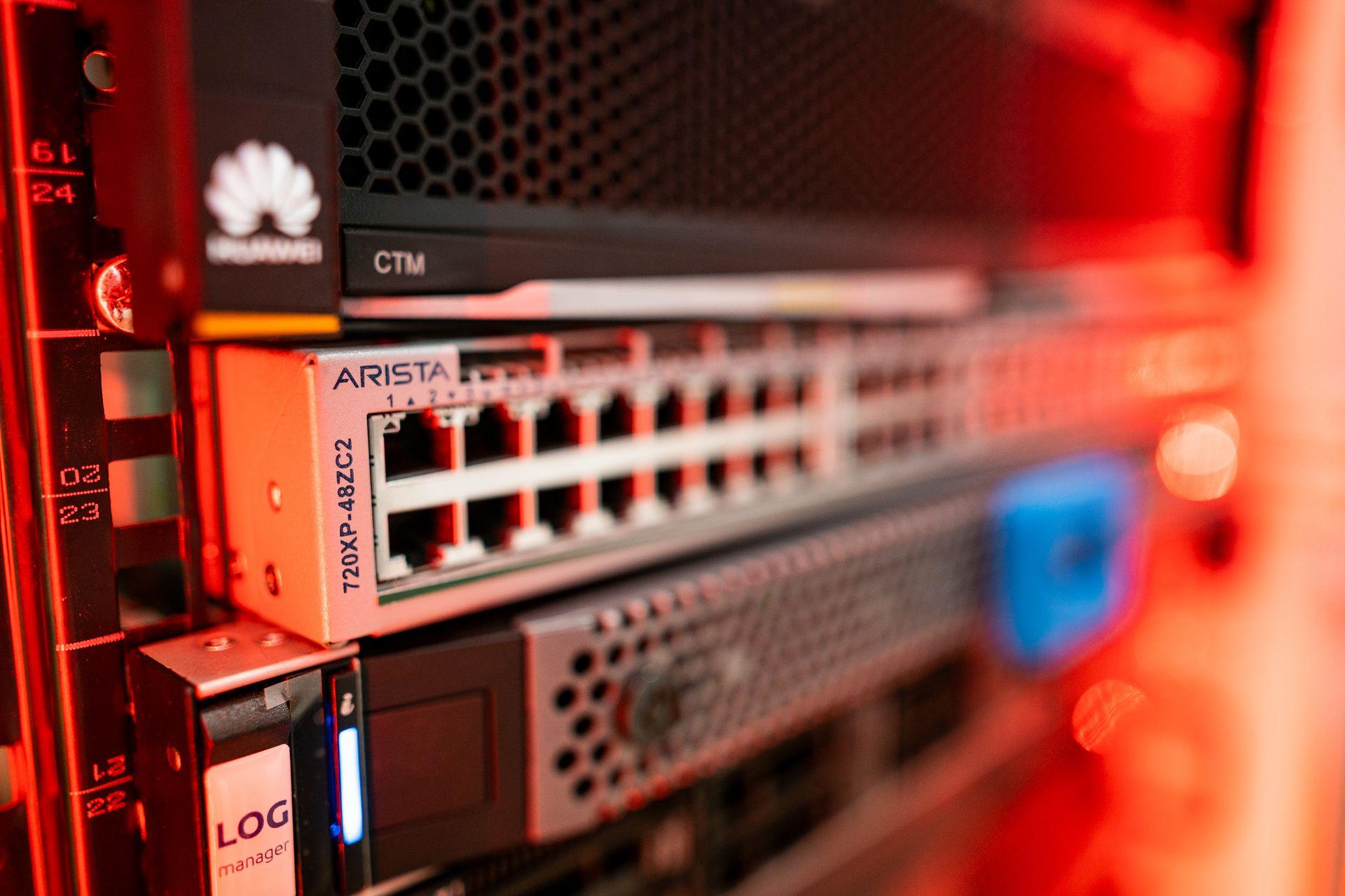 Datacentrum ALTEPRO — sálová instalace